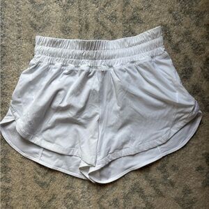 Lululemon White Track That HR 3” Short Size 6